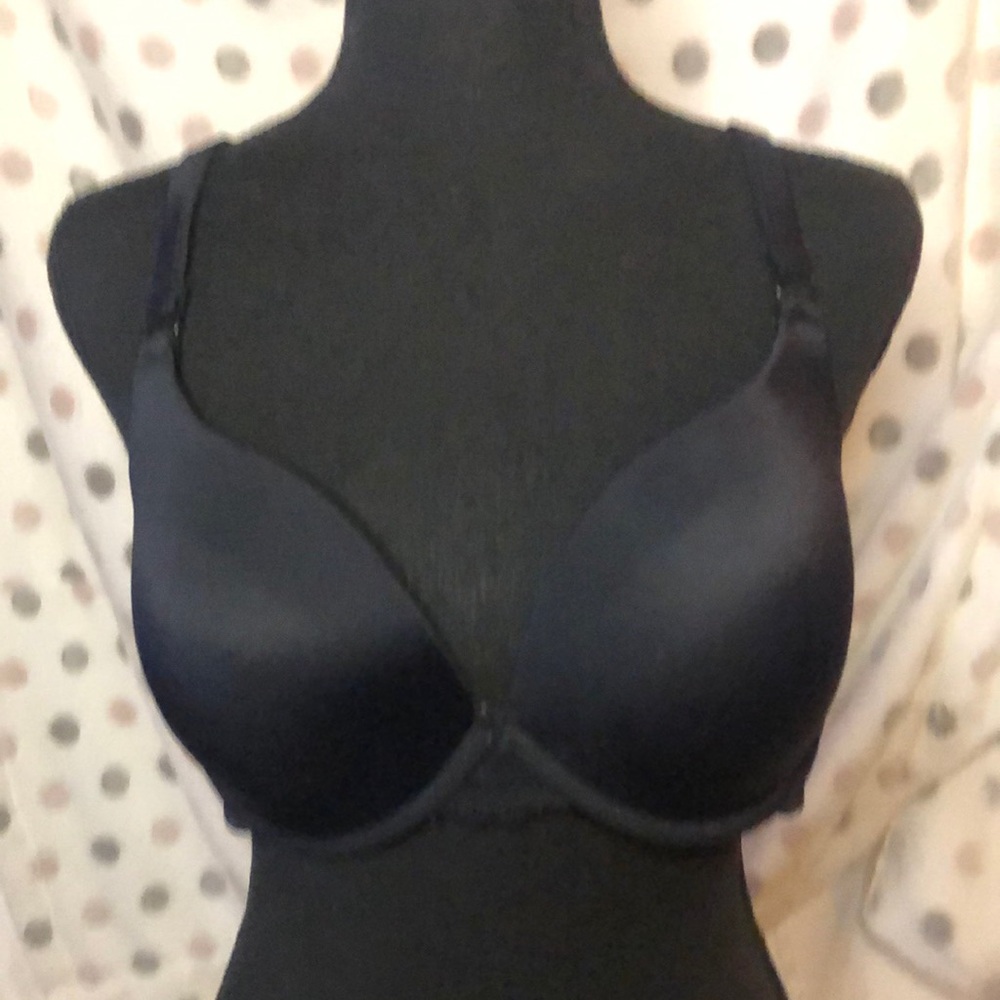 SIMPLY EMMA black lace padded bra with underwire. Size 38 C.